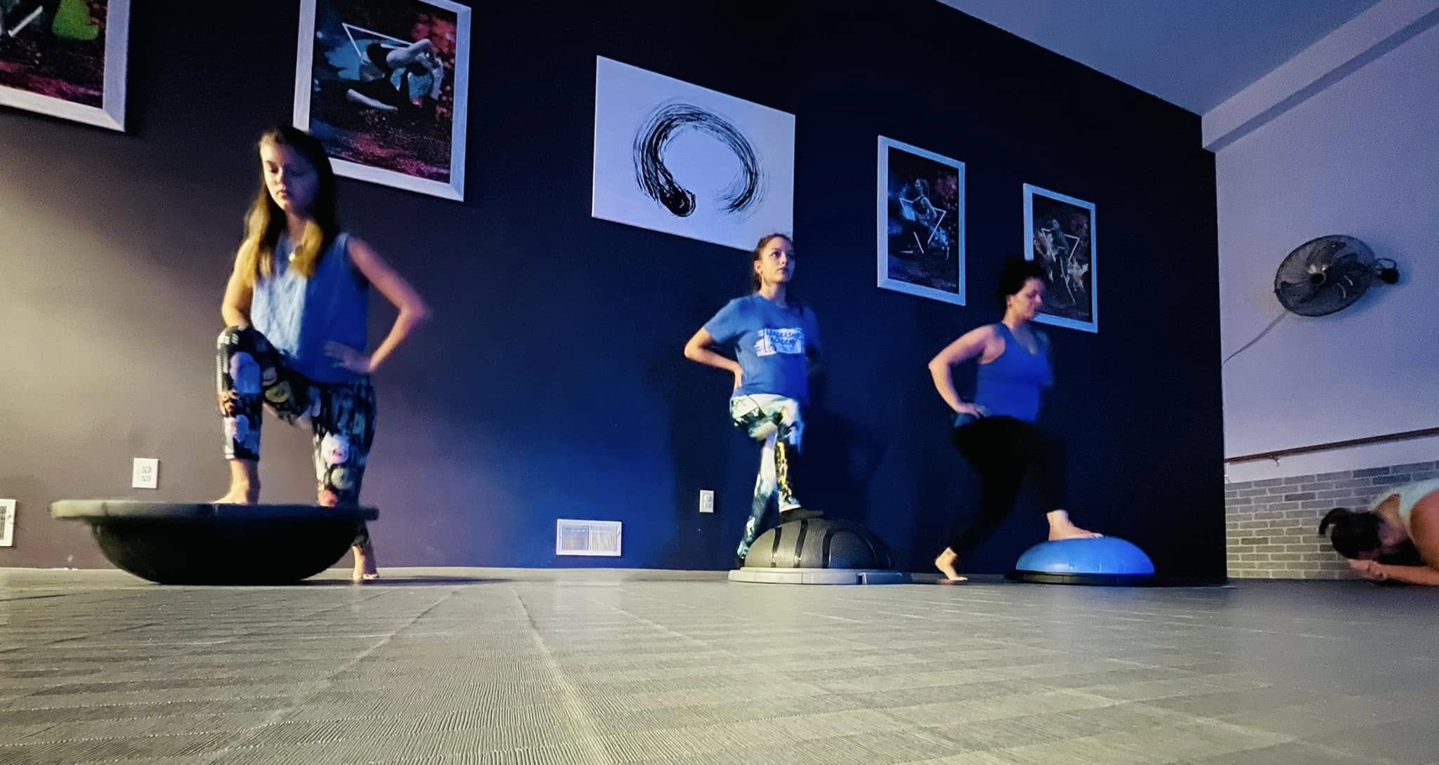 Balance training in women's fitness class